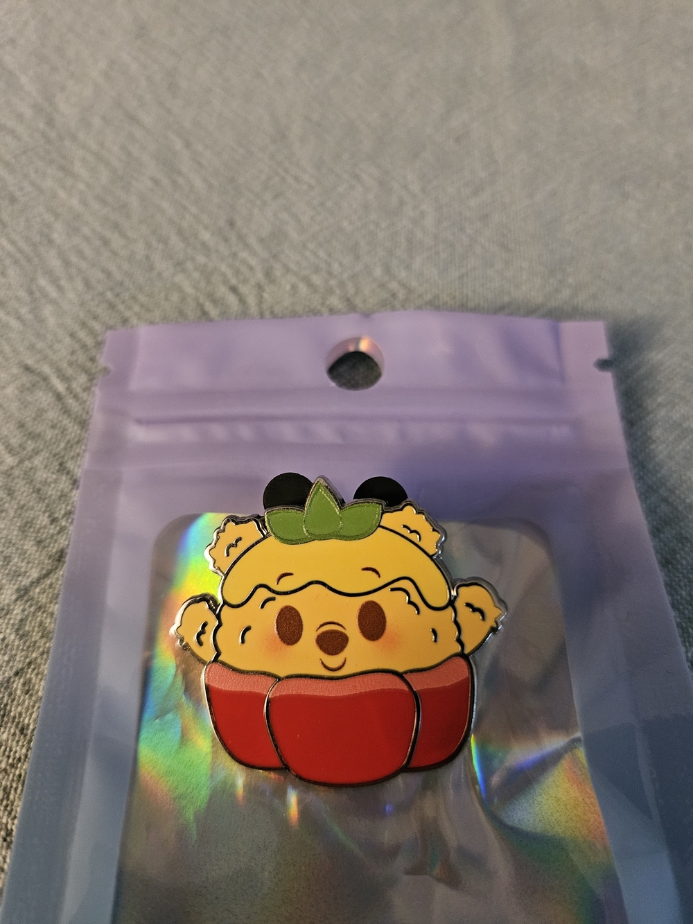 Disney Munchling Winnie The Pooh Pin-NWOT